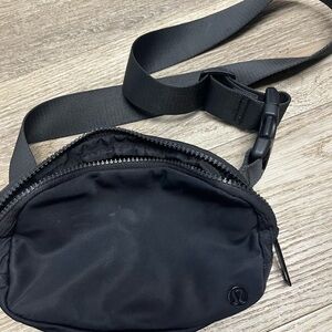 lululemon athletica belt bag 1l
